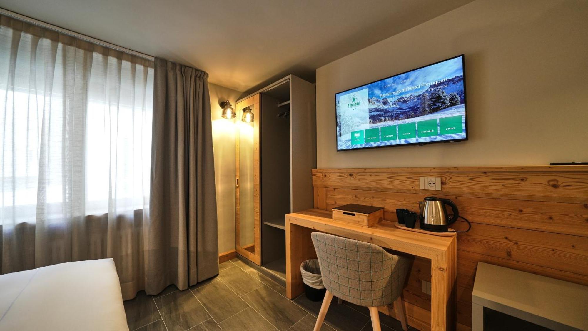 Hotel Perruquet بيريوِل تْشيرفينيا المظهر الخارجي الصورة