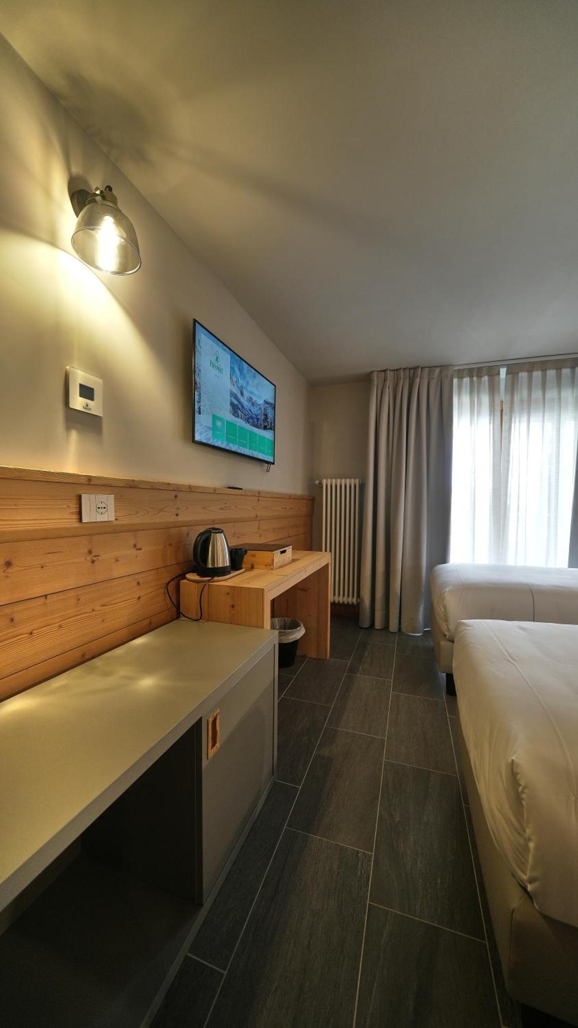 Hotel Perruquet بيريوِل تْشيرفينيا المظهر الخارجي الصورة