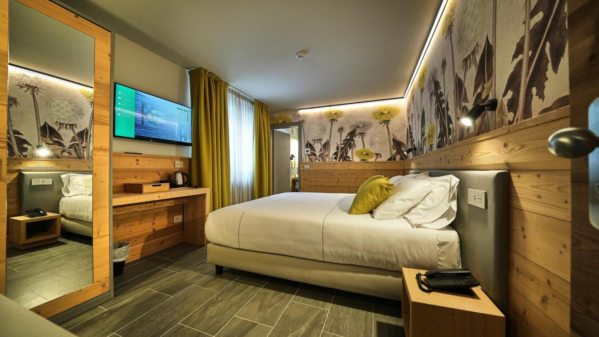 Hotel Perruquet بيريوِل تْشيرفينيا المظهر الخارجي الصورة