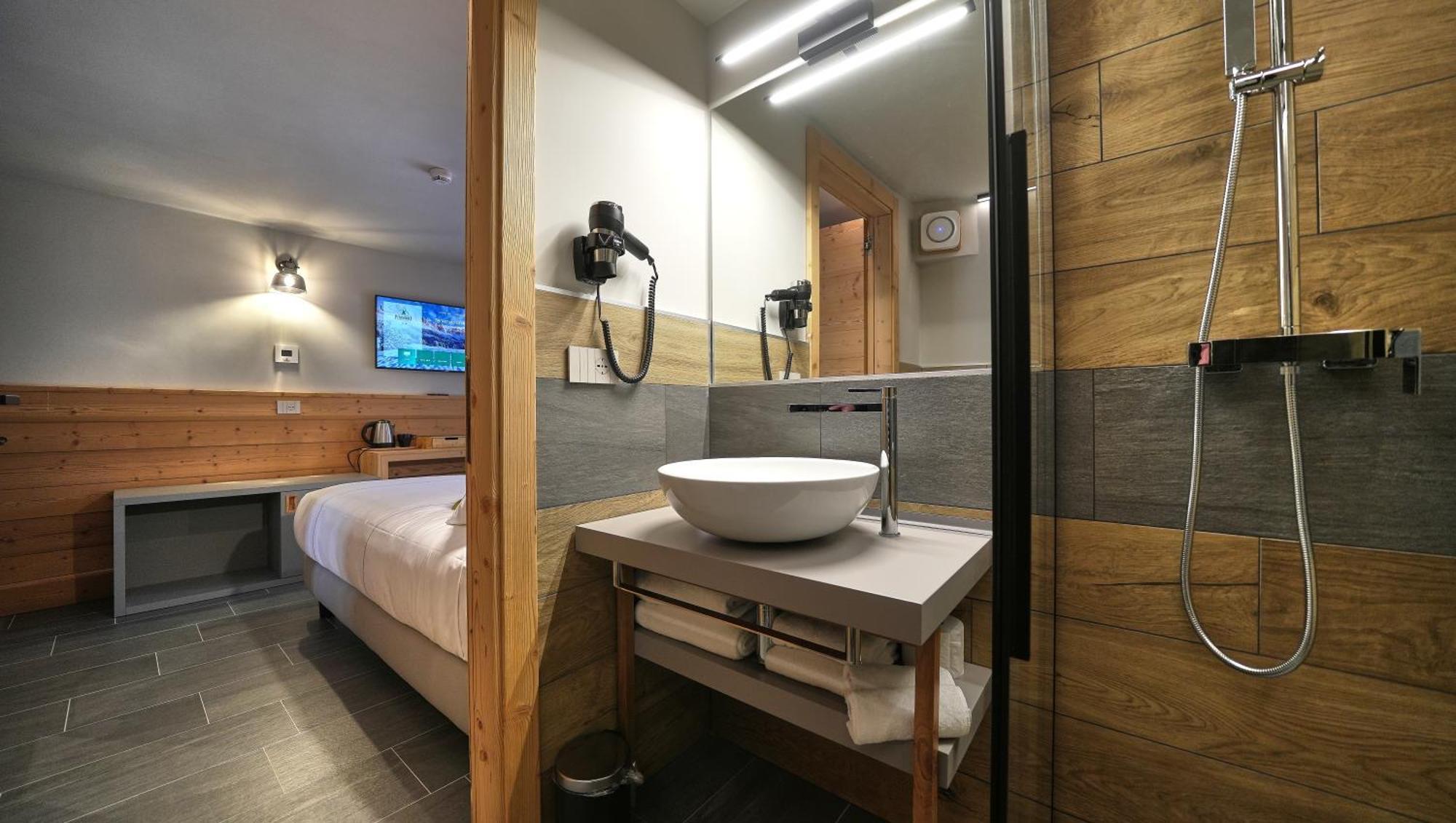 Hotel Perruquet بيريوِل تْشيرفينيا المظهر الخارجي الصورة